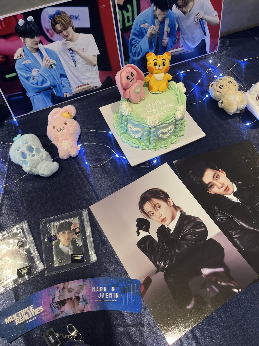 rnjunlvr_'s tweet photo. thank you so much markminists !! 🩷🩵 naging social butterfly bigla but had so much fun ~ @8213TAPE #MARKMINfiniteRealities #8213TheFirstShow https://t.co/QtTMga9VWx