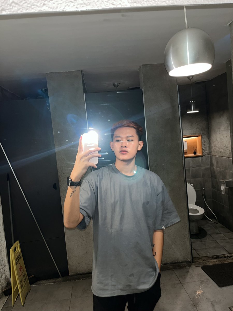 j_antoniyo's tweet photo. Selamat malam senin semua 

#GayMalang https://t.co/35GLYTVkhY