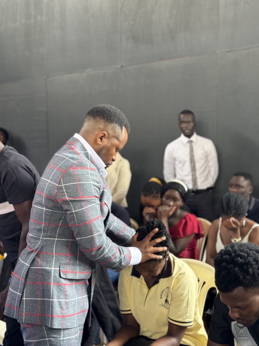 PBKagyezi's tweet photo. He sent out his word and healed them; he rescued them from the grave.

Psalms 107:20 https://t.co/nQ0HuzsBZP