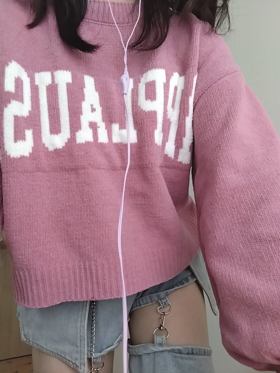 冬はこういう感じの服着たりします♡
このズボン壊れちゃったから同じのまたほしい…