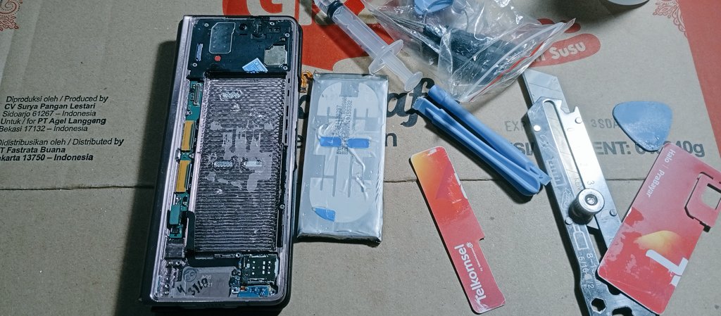 Jenggot Belah Tengah tweet media