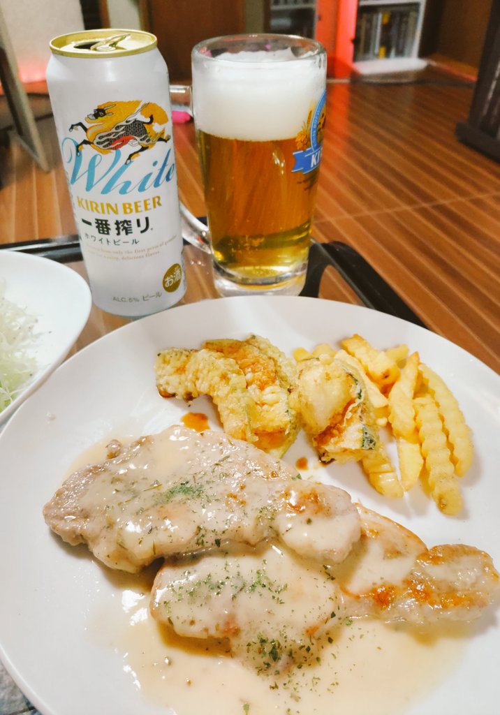 waKnDpBnuOda2tE's tweet photo. 一番の白いやつ クリーミー?で飲みやすいね 明日は何で楽しもうか?! おうちカフェやってます
#ハンバーグ
#晩ごはん
#洋食
#レコード
#JACINTHA
#家呑み
#一番搾り https://t.co/STxBoa9K9D