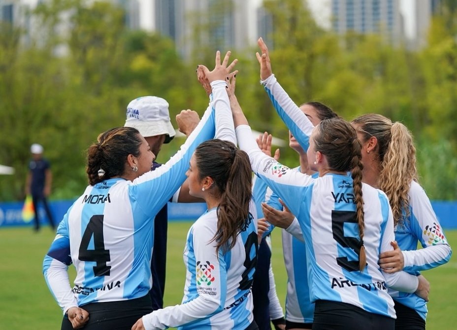 ArgentinaDorada's tweet photo. #Faustball World Games:
La selección femenina le ganó  a EEUU 3-0 (11-7, 14-12 y 11-5) y a Nueva Zelanda 3-2 (9-11, 11-6, 11-8, 10-12 y 13-11).

El siguiente partido era hoy a la madrugada vs Chile, pero se suspendió por mal clima. Se espera nuevo horario.

📷 The World Games https://t.co/BNhzYrY0bn