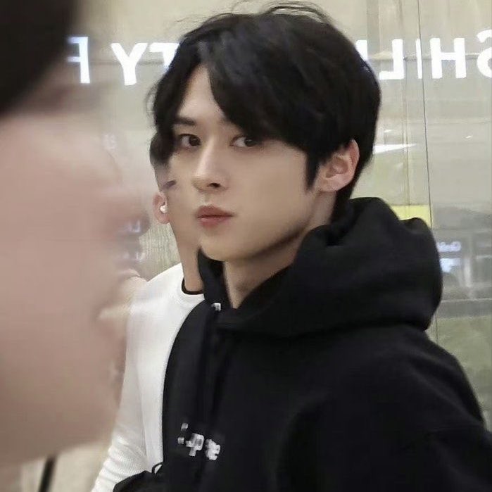 nerdminho's tweet photo. let's talk about him again https://t.co/RGzFn92YG4