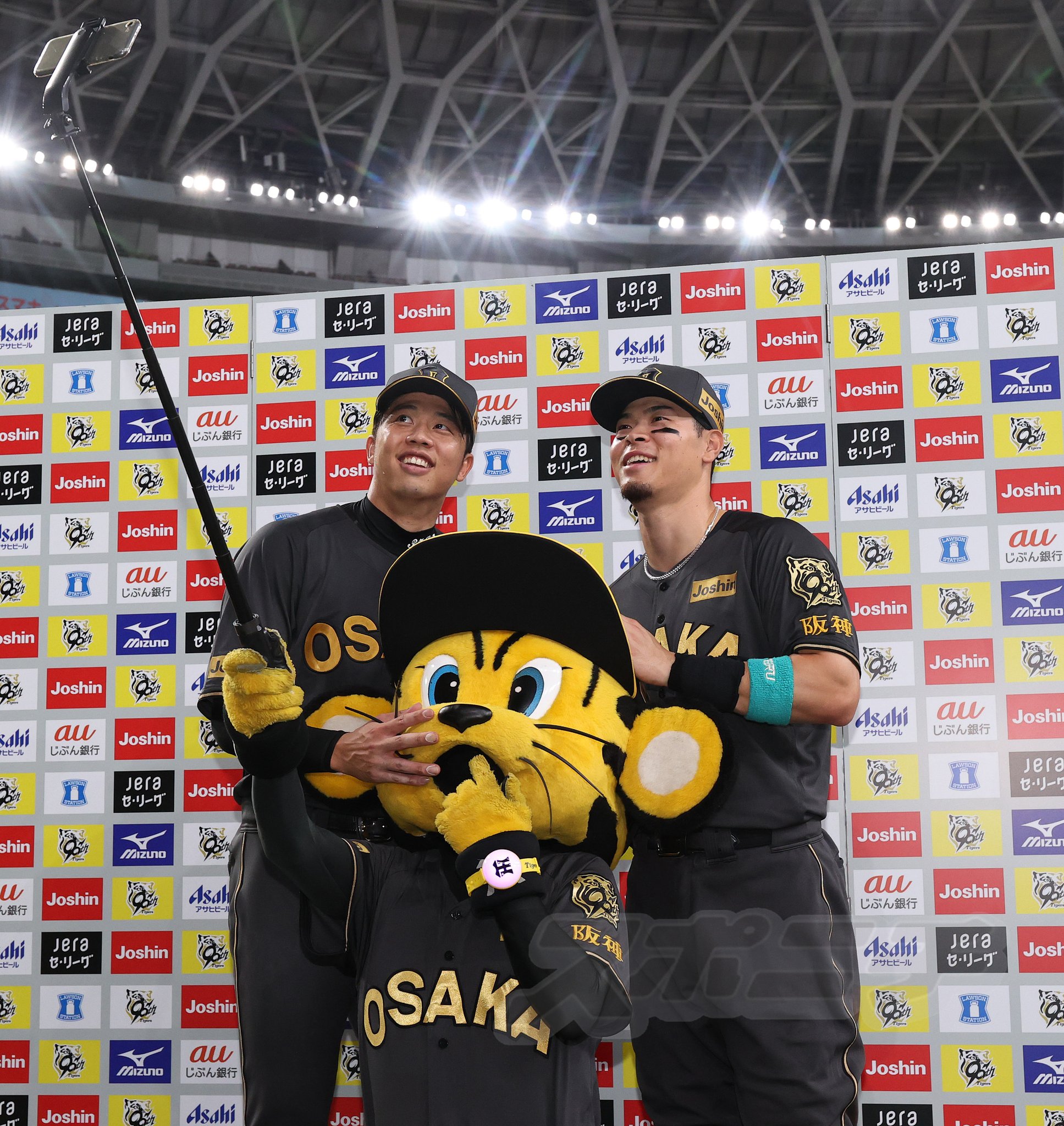 阪神タイガース ボブルヘッド人形 佐藤輝明 サトテル 才木浩人