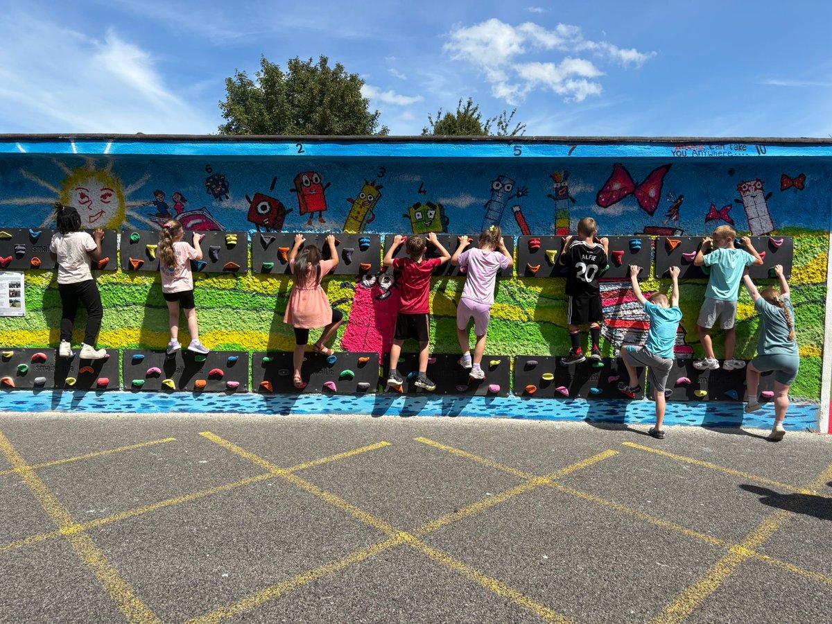 SmallWall School Products tweet media