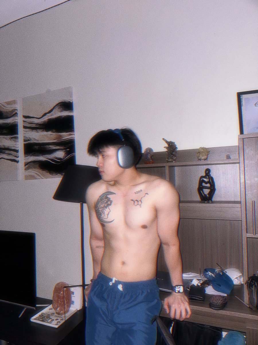 Hey Siri! Play diet Pepsi by Addison Rae