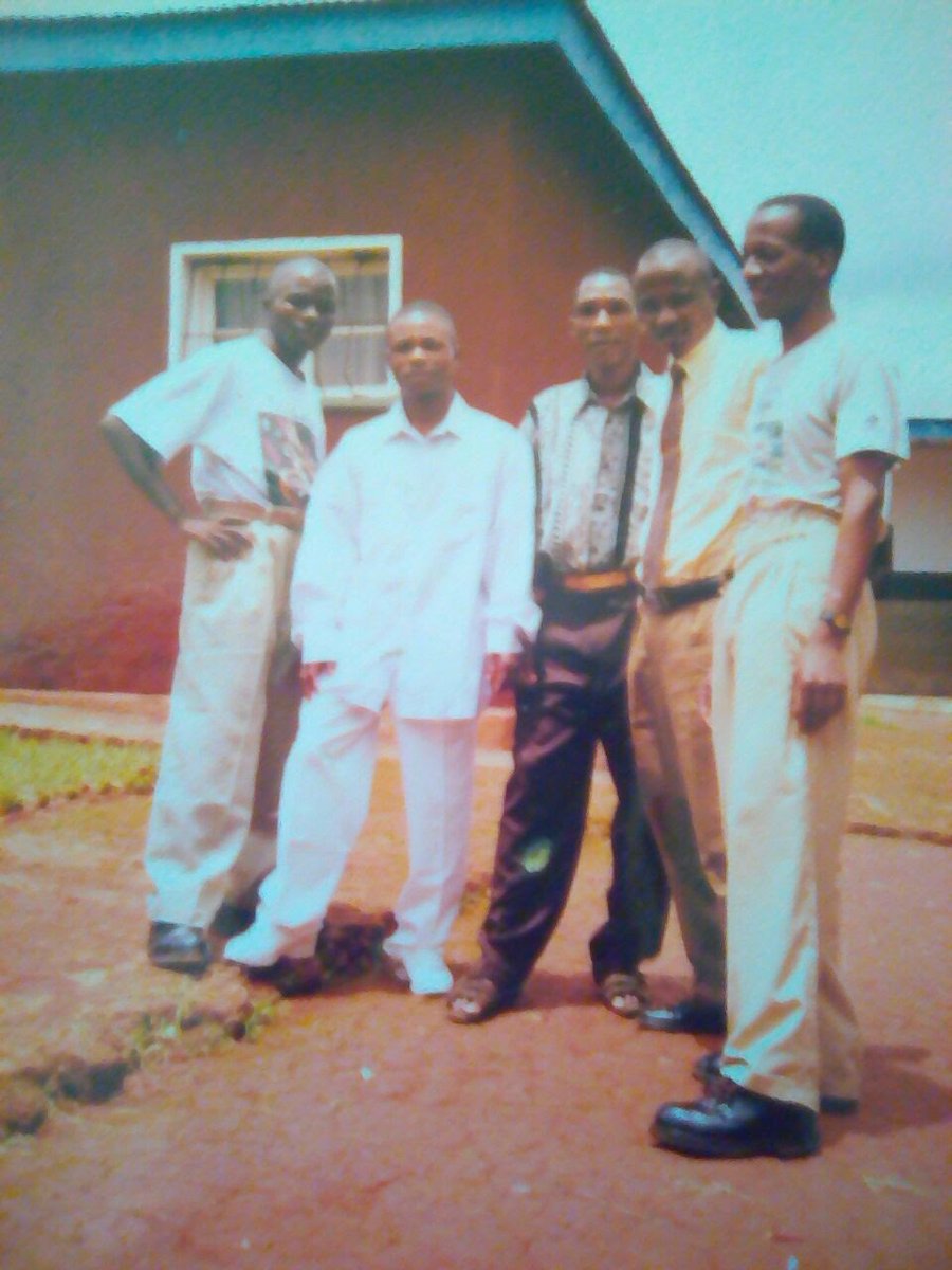 Wachaga matepeli sana, Wao mbege wanaona sio pombe ya kienyeji wakishiwa utasikia nna hamu na mbege wanagiza mpka kwa delivery hapa Dar mpaka bar wanakunywa. Aisee na ss wa komoni wanyaki, ugimbi wabena/wapangwa na kihindi wasafwa/wanyiha tusijione wanyonge tuanze michezo yao