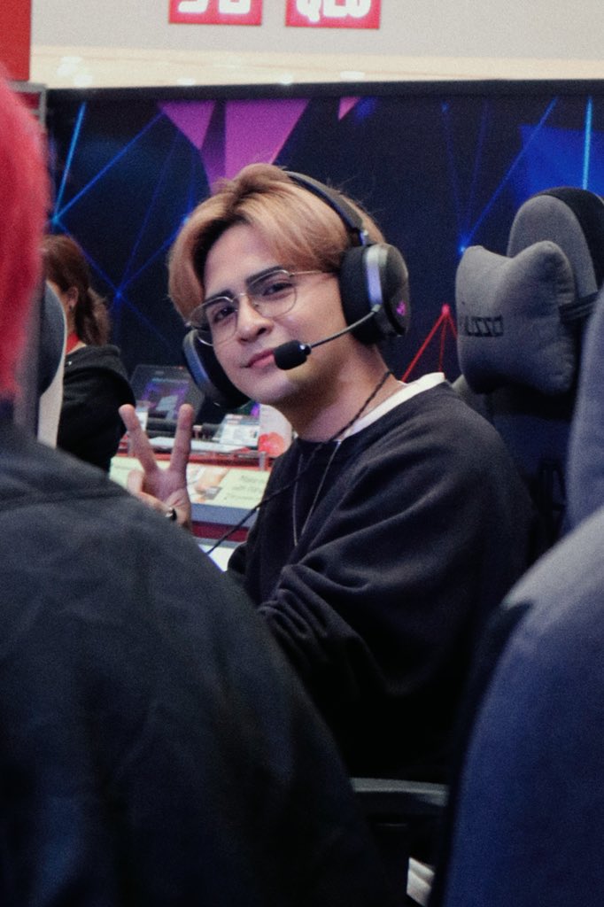 That’s my gamer boyfriend! 

GENZIX TEAM WANGEN
#GenZix #VALORANTxPPOP #TeamWANGEN 
#GenZix_Revi <a href="/GenZix_Revi/">Revi</a> <a href="/GenZixOfficial/">GenZix Official</a>