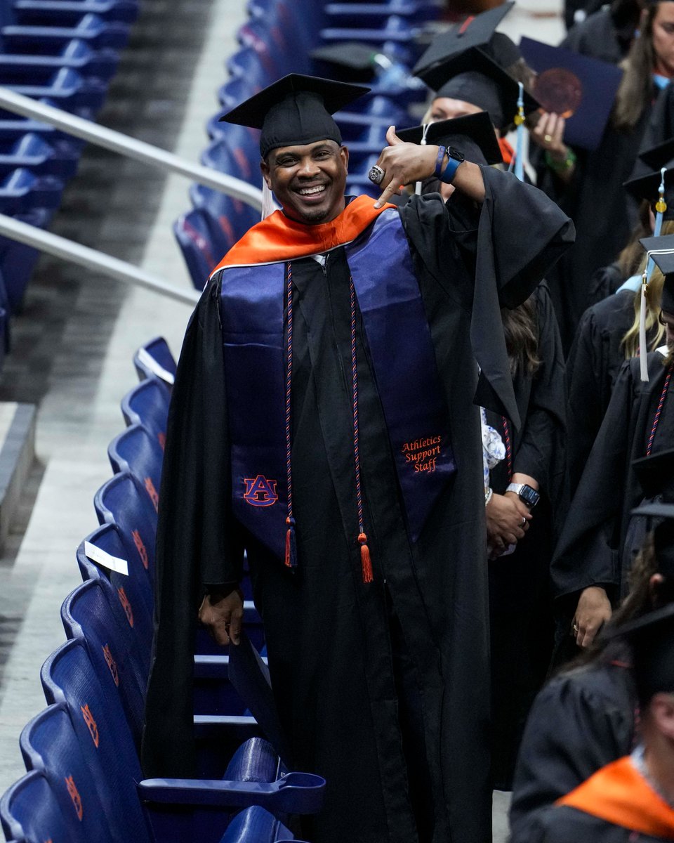 our guy B-Smith handled his business 👨‍🎓