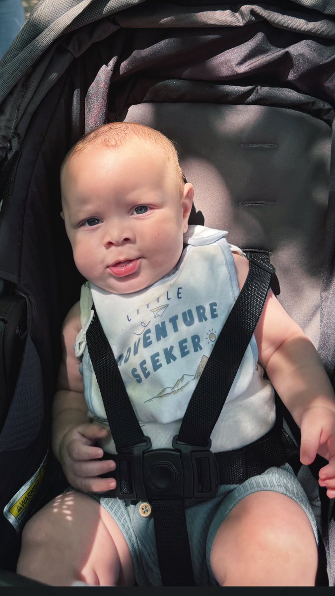 teairraaaliyah's tweet image. my baby is getting so big!🥺 my little chicken🐣💙