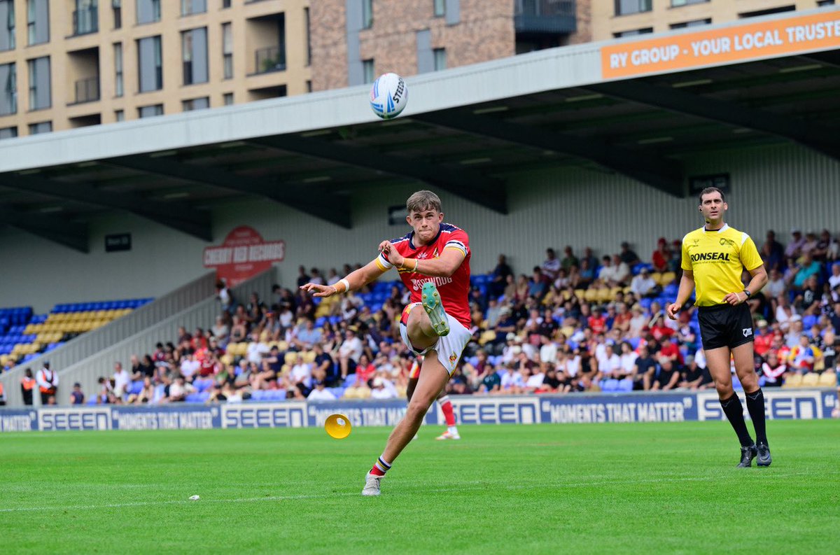 ⏰ - 51

Another penalty and Smith duly kicks.

BRONCOS 18-6 TOULOUSE

#WeAreLondon🏉