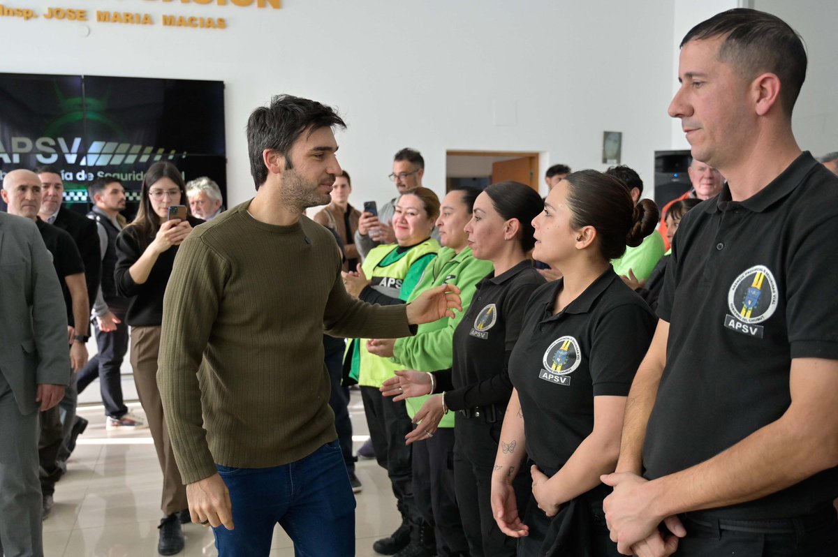 CHUBUT PRIMERO: INVERSIÓN, TRABAJO CONJUNTO Y SEGURIDAD REAL

En Chubut ponemos la vida y la prevención en primer lugar: por eso, entregamos equipamiento de última generación a la Agencia Provincial de Seguridad Vial, para que puedan trabajar con más eficacia y mejores