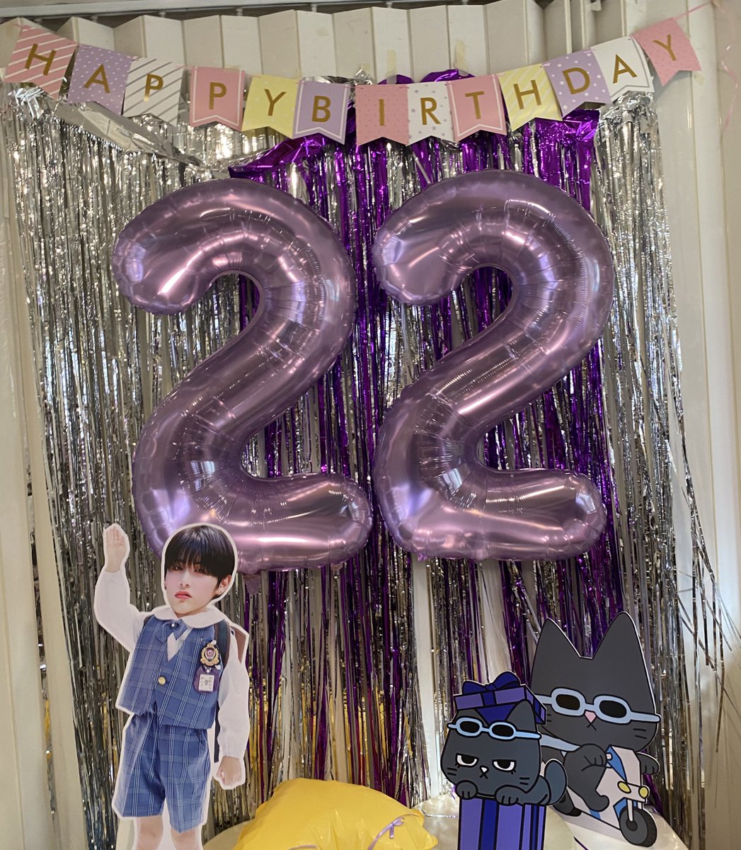 pvymle's tweet photo. #taesan_BDAY_22th 🐈⬛💟 https://t.co/nyZq5r2cot