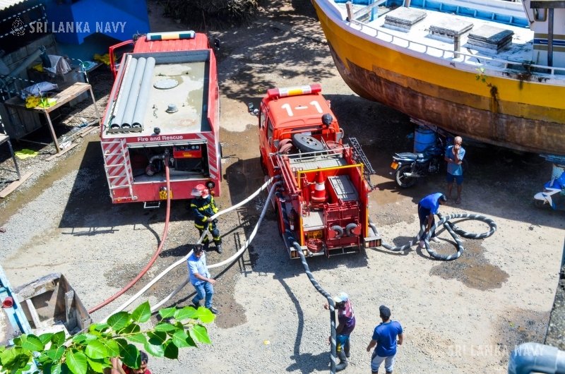srilanka_navy's tweet photo. @srilanka_navy & #Galle Municipal Council firefighters extinguished a fire that broke out on a fishing trawler undergoing repairs at the Galle Fisheries Harbour, 10 Aug. #EmergencyResponse #NavyInAction
Read more: https://t.co/YiJ9zI8VlS https://t.co/4ef8Me7dGp