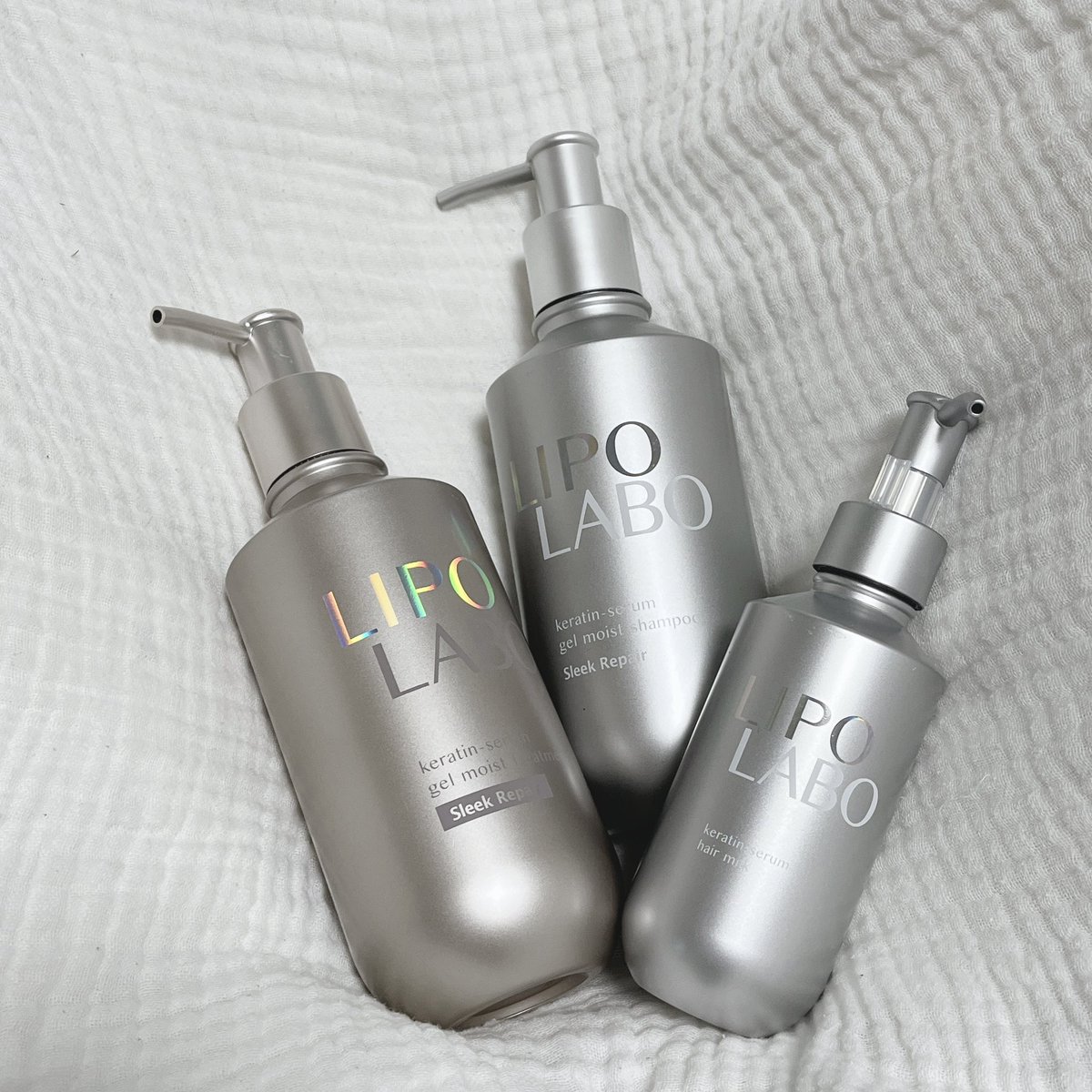 m0827y1's tweet image. LIPOLABO シャンプー＆トリートメント＆ヘアミルク♡
泡立ちもよくてまとまりも◎
パサつきがちな髪の毛に潤いとハリが出て、元気になった気がします🙌
#PR
#リポラボ
#LIPOLABO
#うねり髪の構造改革
#活性ケラチン
#トステア
#ジマレイン酸