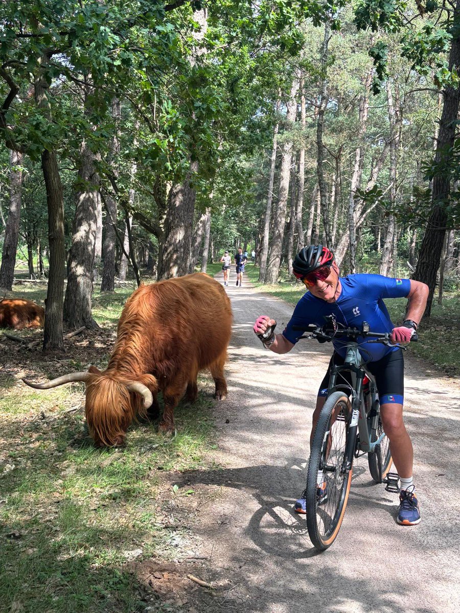 Kijk na het opstaan in de spiegel. Daar staat vandaag je uitdaging om beter te worden en succes te halen. Zie jezelf daarin slagen. Excelleren is gewone dingen ongewoon goed doen en van genieten.