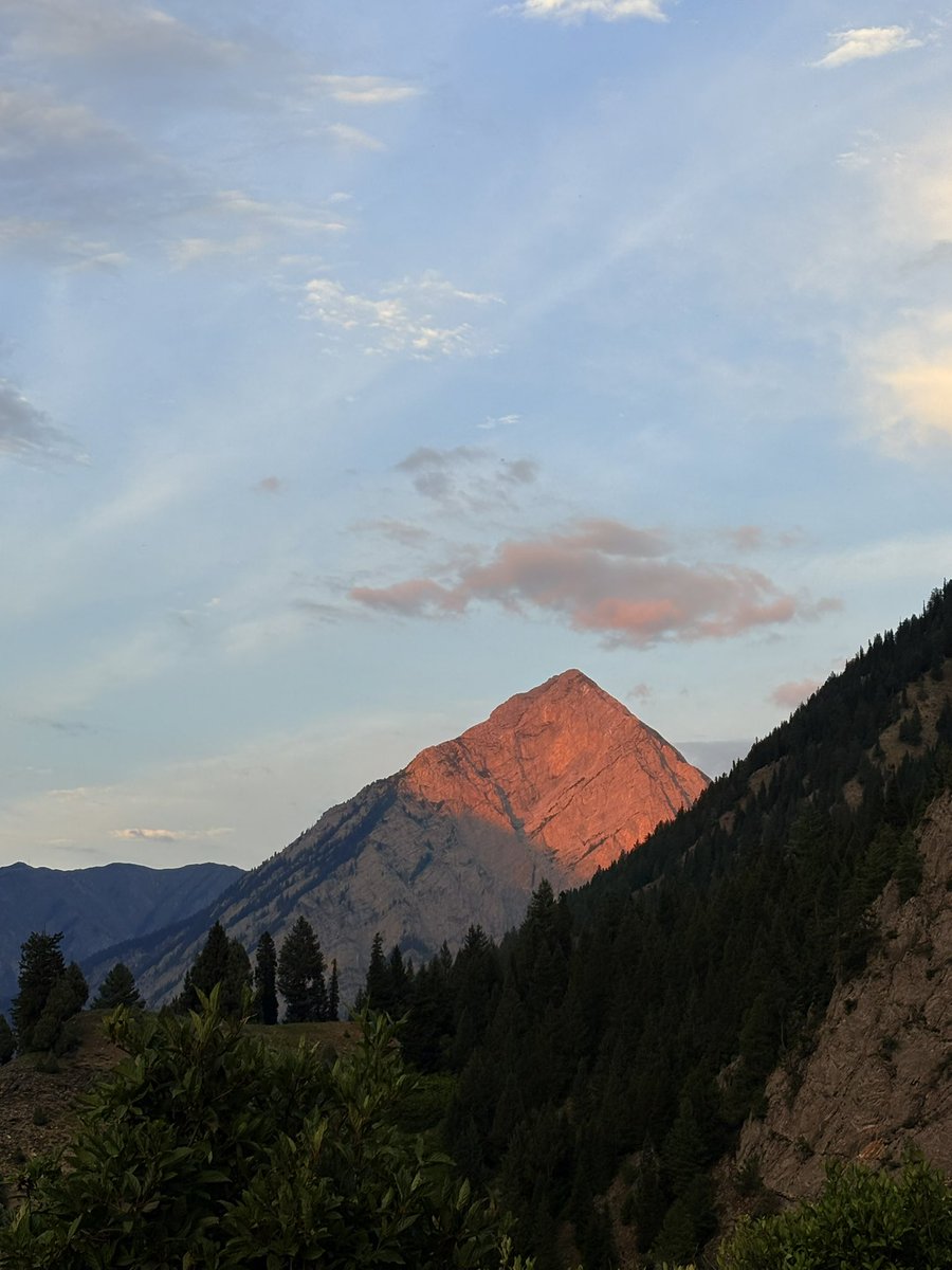 ‘Mountain of the Poetess’ for a reason!!

#HabbaKhatoonPeak 
#Gurez