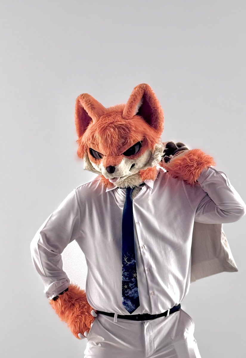 영화관에서 찍은 사진이 이정도 나오면 

과장 한 80%정도 섞어서 

나같은 사진에대해 전혀 아는것이 없는 사람은 

스튜디오 호리존간것만큼 만족

#FursuitsEveryday #아르파는지금 배드가이즈2보고 왔다.