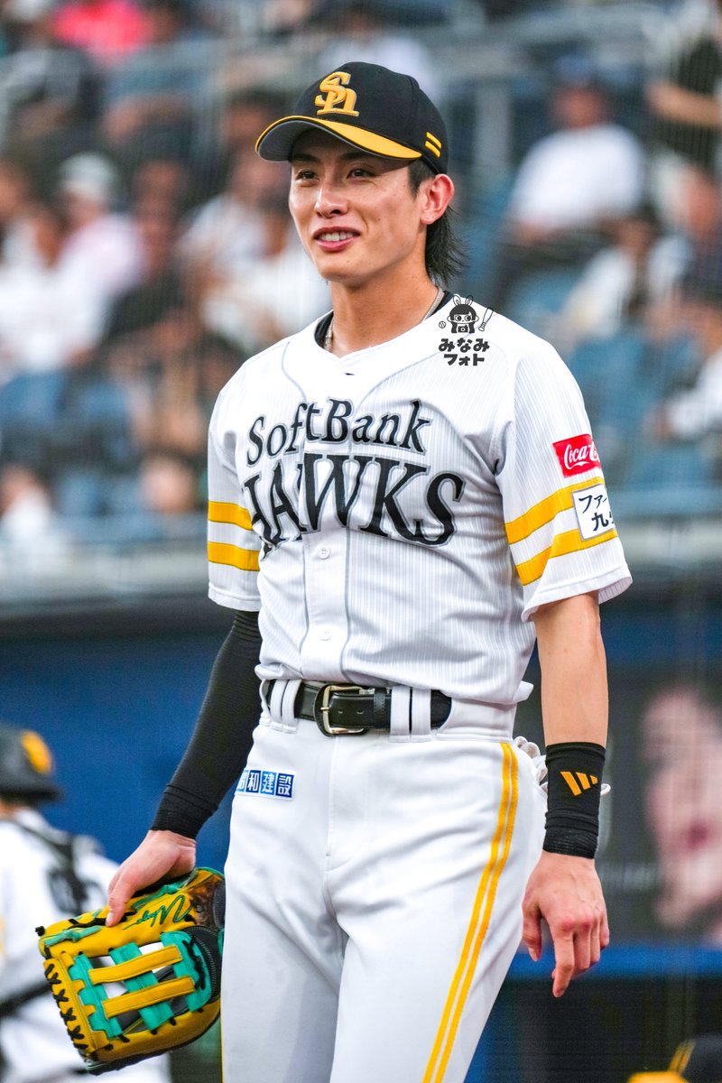 u23_minami_u121's tweet image. 目線の先には…ごんちゃんです💁🏻‍♀️

#周東佑京 選手
#谷川原健太 選手
#sbhawks