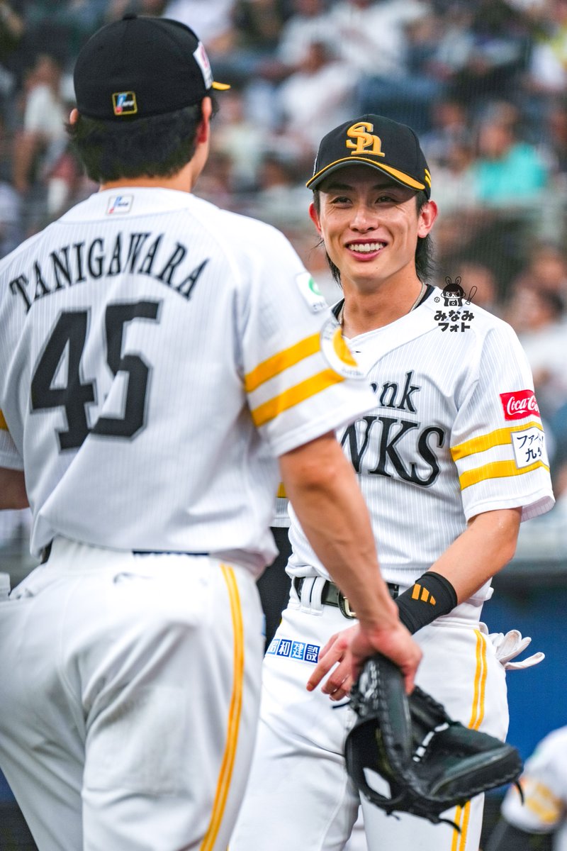 u23_minami_u121's tweet image. 目線の先には…ごんちゃんです💁🏻‍♀️

#周東佑京 選手
#谷川原健太 選手
#sbhawks