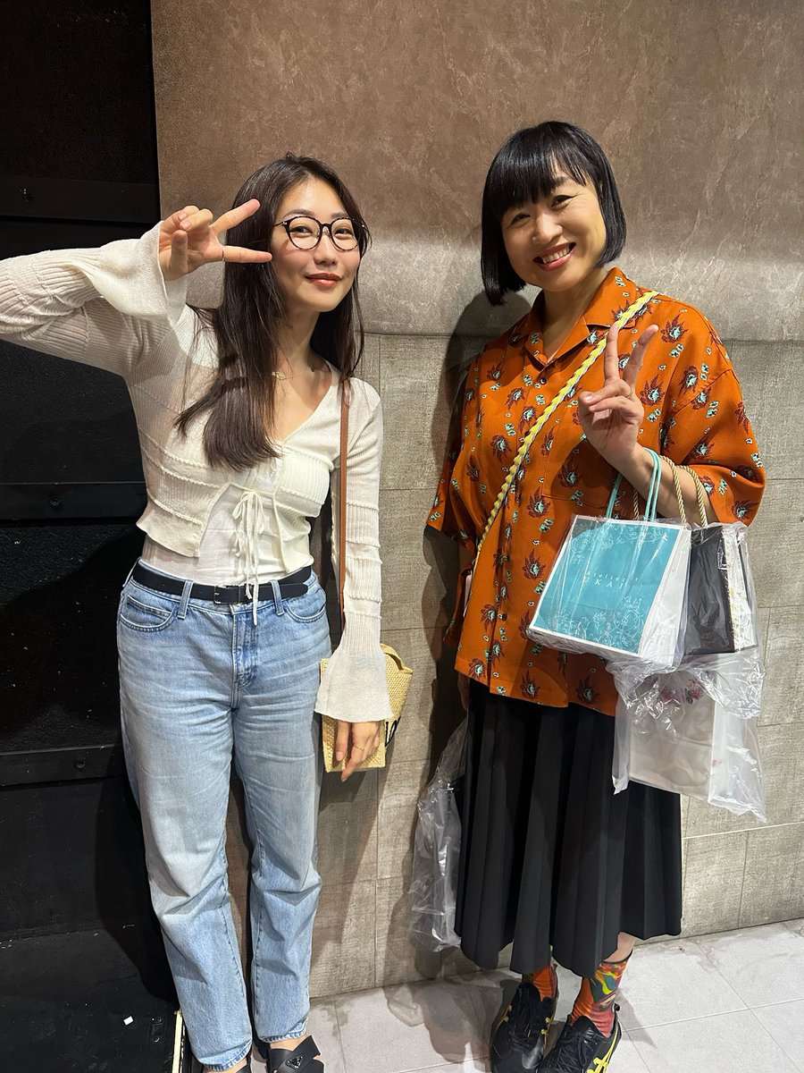 Excuse me ? しずさんが出演されている舞台　#きみは一生だれかのバーター
に招待頂きました🫶
しずさんにドンズバな役で、ストーリーにおいてもキーパーソン❤️‍🔥幾度となく笑いのピークかっさらってる姿に興奮してブタ鼻なった笑　明日の千秋楽頑張ってください🔥もっかい見たかったー🥺
