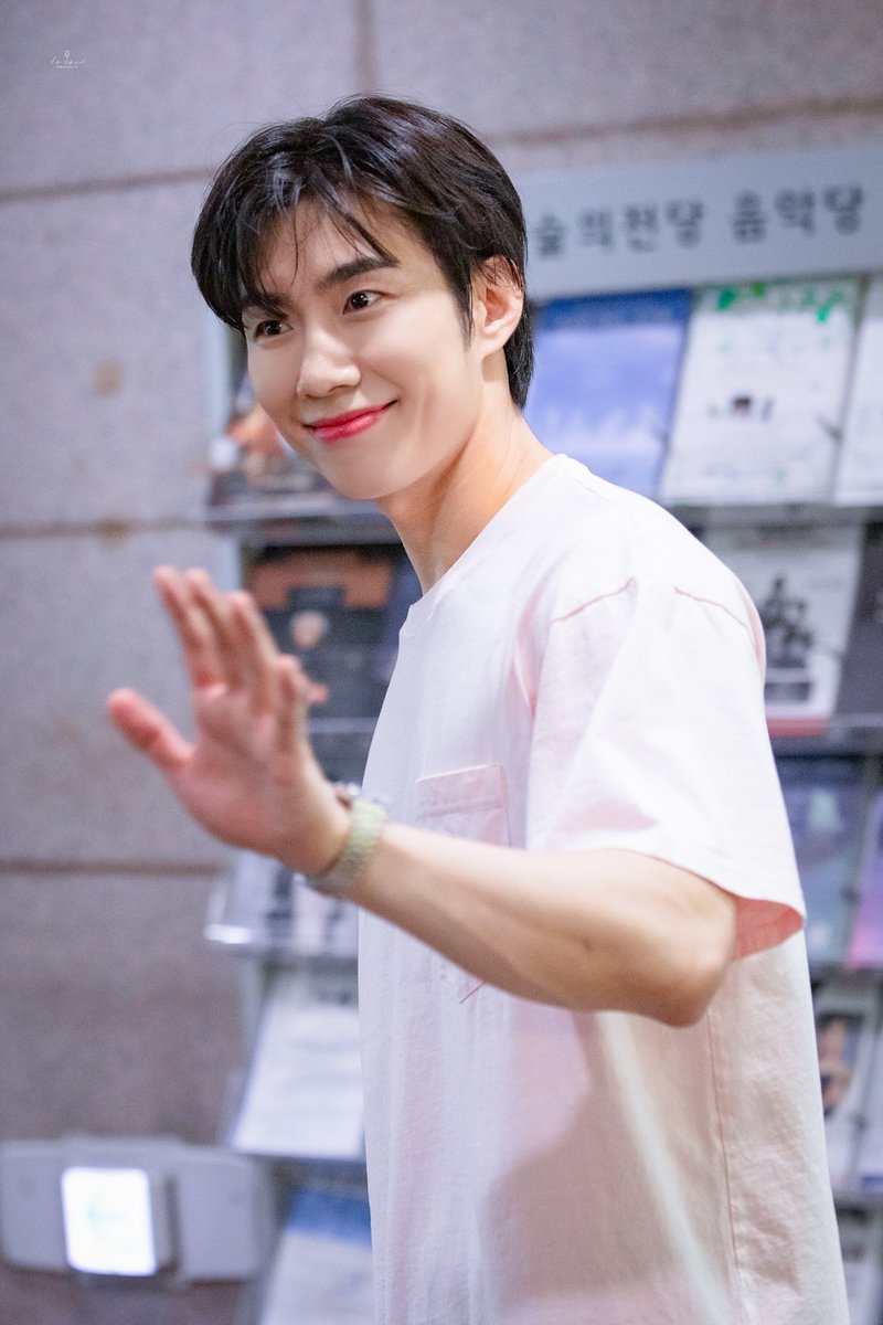 250810 셰익스피어 인 러브 
낮공 후 퇴근길 #손우현 배우님 🖐