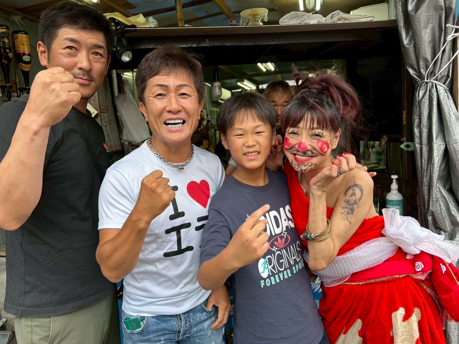 坂田佳子/満州けい子 西成の歌姫 CD ひざまくら Amazon.co.jp: ひざまくら: ミュージック