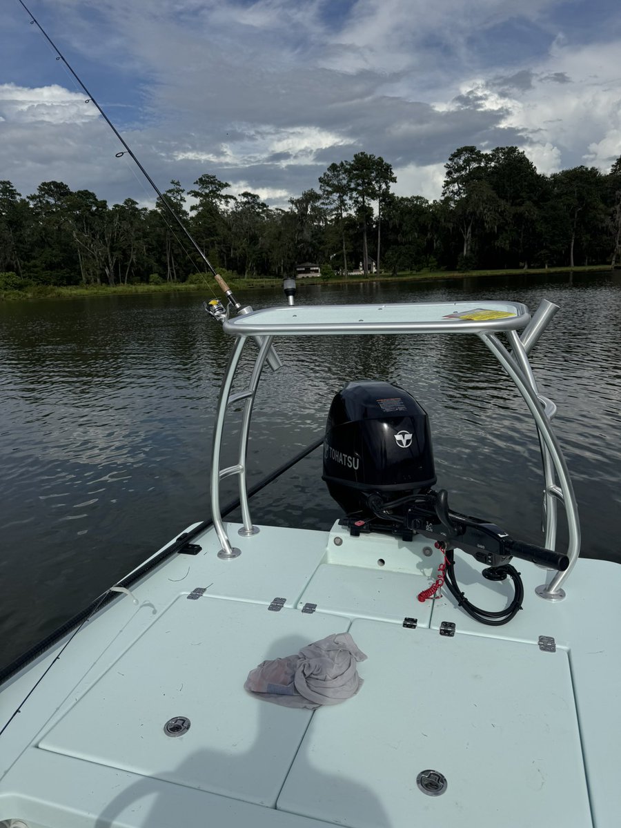 johnconcrete19's tweet image. Nothing like getting on the water after a long week of violating osha rules #timewithfamily #concrete