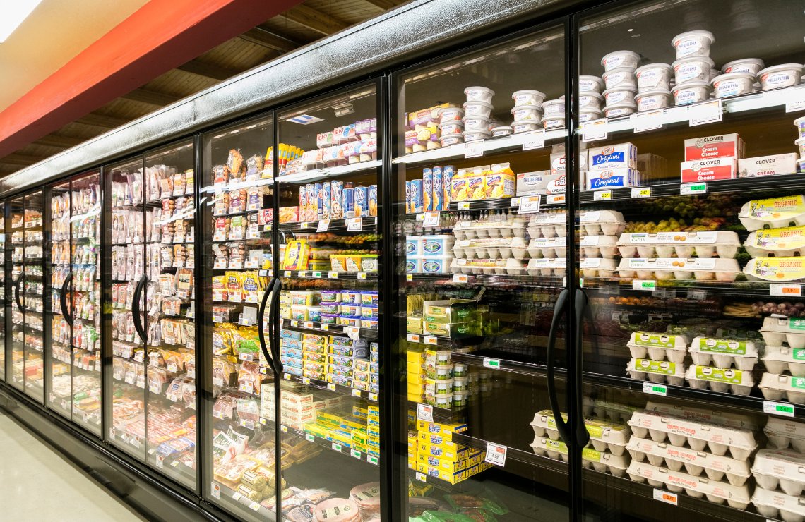 "Stop snacking if you want to lose weight" 

Bullsh*t

Below are the 9 "ready-to-go" snacks I eat almost every day to stay lean 365 days a year: