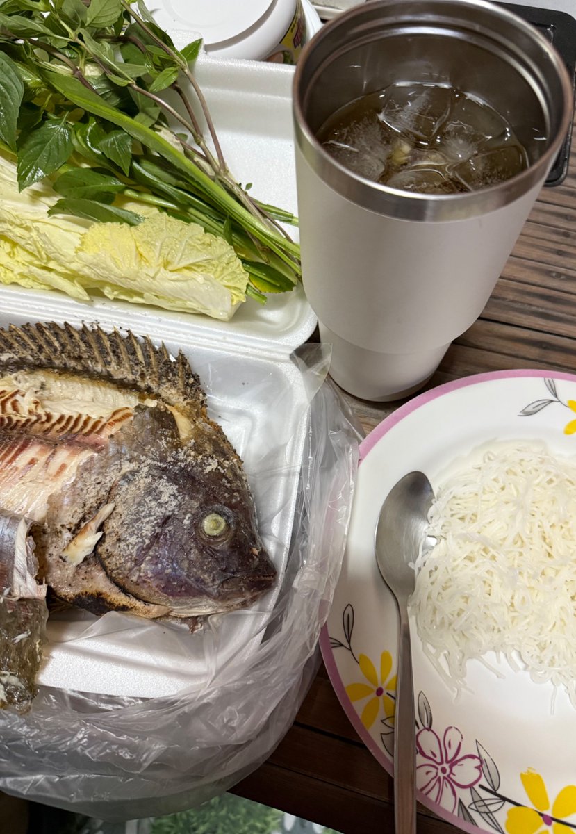 taawan9's tweet photo. #วันหยุด
#วันพักผ่อน https://t.co/KcFQIxTmYF