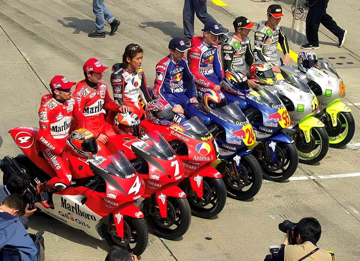 Carlos Checa Carrera (@carloscheca7) on Twitter photo Yamaha family!!
Qué bonitos recuerdos!
<a href="/MotoGP/">MotoGP™🏁</a> <a href="/yamaharacingcom/">Yamaha Racing</a> #MotoGP #yamaha <a href="/alpinestars/">alpinestars</a> <a href="/nolan_group/">NolanGroup</a> Yamaha family!!
Qué bonitos recuerdos!
<a href="/MotoGP/">MotoGP™🏁</a> <a href="/yamaharacingcom/">Yamaha Racing</a> #MotoGP #yamaha <a href="/alpinestars/">alpinestars</a> <a href="/nolan_group/">NolanGroup</a>