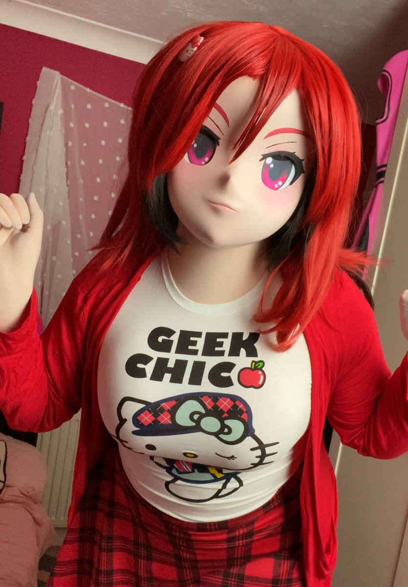 SwitchKara's tweet image. Day 222 - All the 2&apos;s! Going by memory, I was convinced Hello Kitty wore glasses on this tee... but nope!

#Kigurumi #Geeky #Goal365