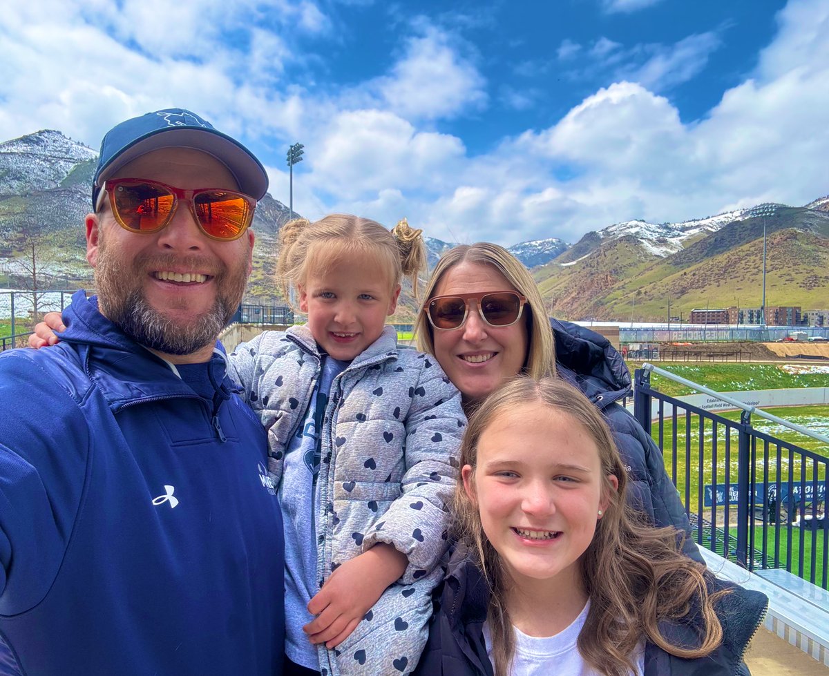 CoachYonBoone's tweet image. 18th season here we come!!!! #TeamBoone🏈 #HelluvaEngineer⚒️