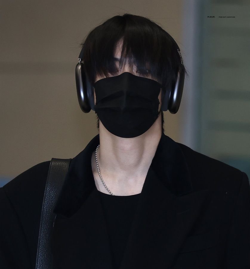 _jjeongjjh's tweet photo. 정재현 목 https://t.co/Y7iJ4MRibs