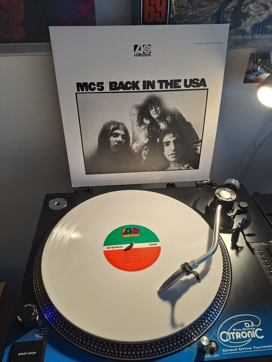 TheHouseof08's tweet image. MC5 - BACK IN THE USA

LOOKING AT YOU

"I'm staring to the dancing crowd
I felt like screaming out loud
All I wanna do, all I wanna do
All I want to do
Look at you, looking at you, baby
Look at you, looking at you, baby"

MC5. Absolute nutcases. 

#MC5