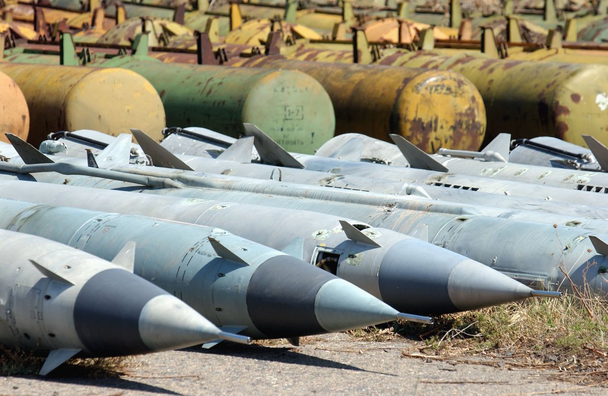 _Blackbearson_'s tweet photo. 1/2
Fall 2004, Tbilisi: In the aftermath of Soviet dissolution, NATO partners with Georgia neutralized about 300 old anti aircraft missiles, which were stored in Ponichala and Chaladid bases. https://t.co/7QlkAh89Hv