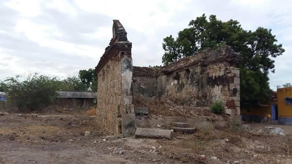 #தேர்தல்_வாக்குறுதி_என்ன_ஆச்சு <a href="/mkstalin/">M.K.Stalin</a> 

1. அழகுமுத்துக்கோன் அரண்மனை மணிமண்டபம் சீர் செய்து சுற்றுலா தளமாக ஆக்கப்படும் என்றீர்களே?

2. கால்நடை வாரியம் அமைக்க படும் என்றீர்களே?

மறு தேர்தலே வந்து விட்டது மறதியில் இருப்பீர் வாக்குகளால் பதில் தருகிறோம் <a href="/arivalayam/">DMK</a> <a href="/DMKITwing/">DMK IT WING</a>