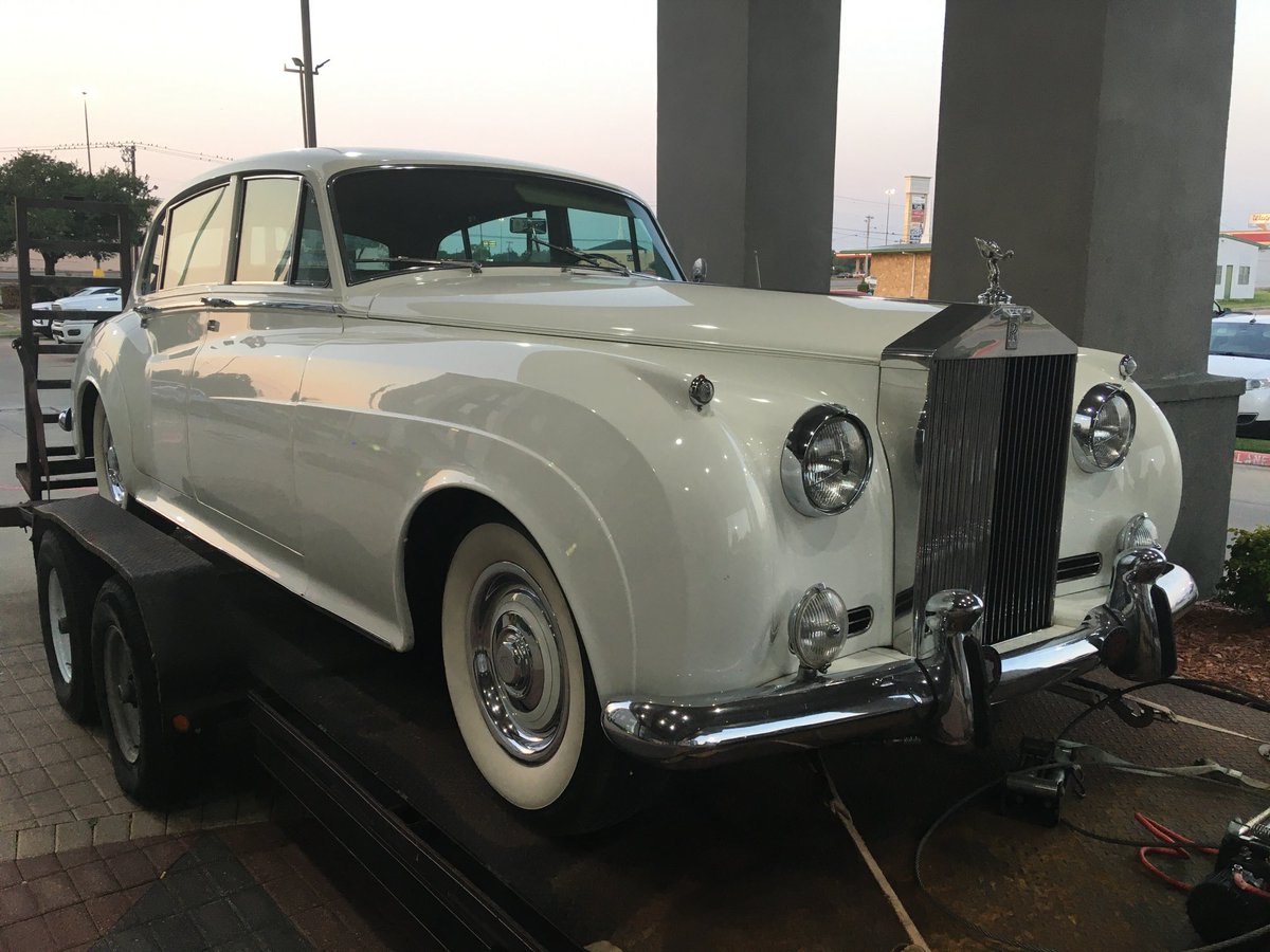 Slaid Cleaves (@slaidc) on Twitter photo Been thinking about upgrading from the old minivan. This looks nice. Been thinking about upgrading from the old minivan. This looks nice.