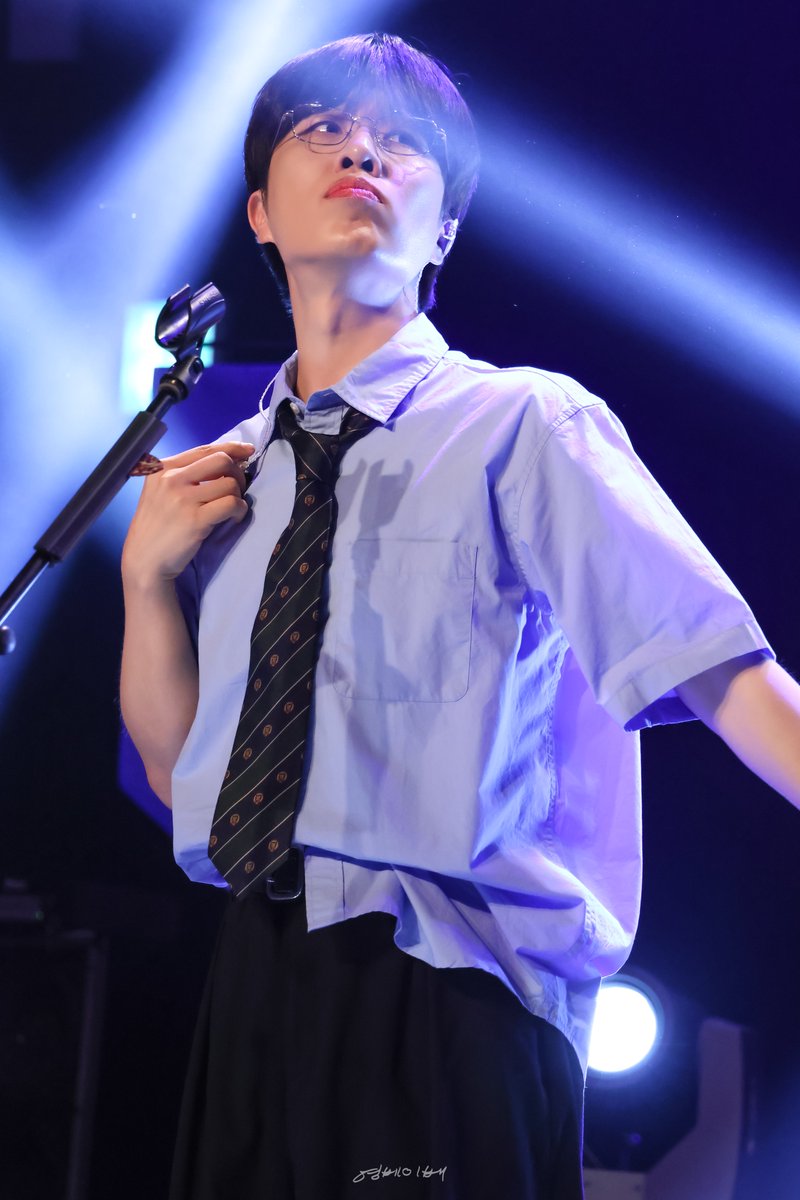 250810 #소란 #고영배 BUCKETLIST BUSAN

데뷔 15년 고영배 오빠가 이룬 것
얼굴 보고 쓰러지는 소녀들 19831208명