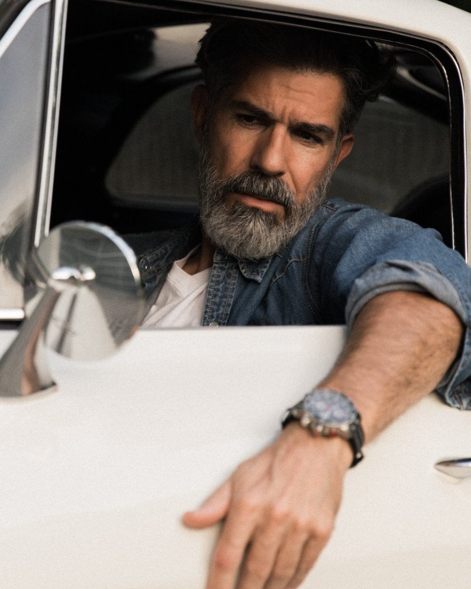 LIVwatches's tweet image. The P-51 Titanium in Black &amp;amp; Gray is built to turn heads and break limits ⌚.

Swiss precision. Aviation soul. Unmatched edge.

pulse.ly/ktc0y1rx9f

#LIVWatches #P51Chrono #TitaniumDesign #SwissMade #MensWatches