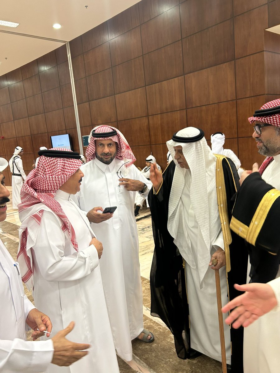 صور من ذهب  ،من تصويري الخاص للقاء العملاقين 
عبدالعزيز الدوسري رئيس الإتفاق السابق والعم خليل الزياني عميد المدربين السعوديين في زفاف ابن الشيخ بندرالعتيبي 
 وبتواجد  الكثير من لاعبي الاتفاق في الزمن الجميل 
 <a href="/Ettifaq/">نادي الاتفاق</a>