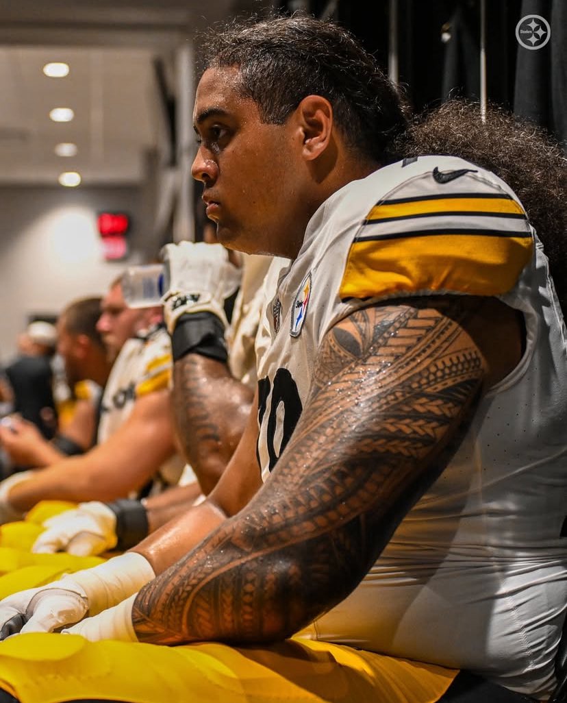 How good does #LindenwoodLions superstar alumni 🏈 player Gareth Warren look in his Pittsburgh Steelers uniform? Keep slay’n big fella! 

#LU #SupportAllStudents #SportsFanatic #CheerDad

<a href="/LindenwoodFB/">Lindenwood Football</a> <a href="/stugfb/">Jed Stugart</a> <a href="/LU_Lions/">Lindenwood Athletics</a> <a href="/steelers/">Pittsburgh Steelers</a>