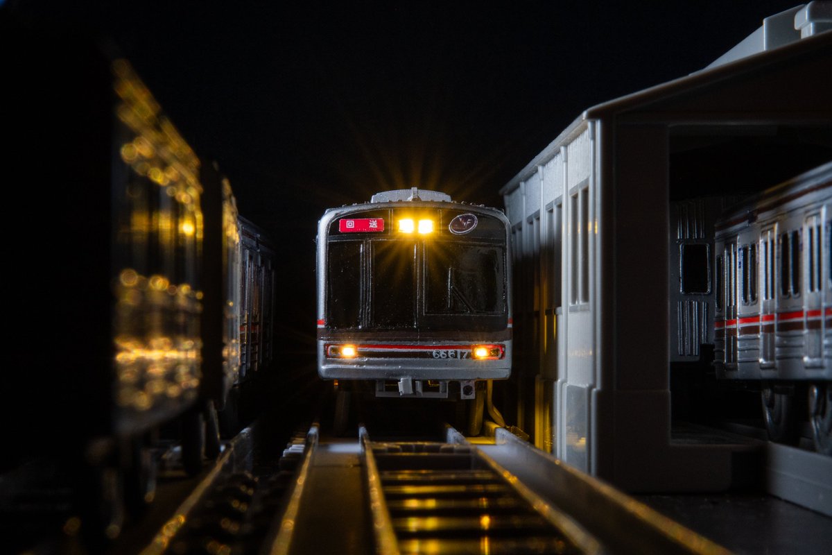 Kuro32__maru's tweet image. #改造プラレール #大阪メトロ 
大阪市交通局66系66617Fを製作しました。種車は209金型+京急銀1000の顔です。