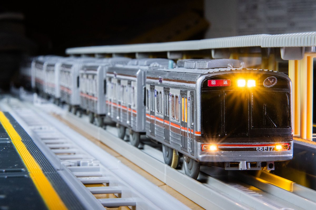 Kuro32__maru's tweet image. #改造プラレール #大阪メトロ 
大阪市交通局66系66617Fを製作しました。種車は209金型+京急銀1000の顔です。