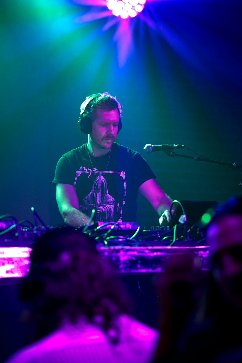 Gorgeous shots of Wizard Of Loneliness <a href="/badlydrawnhugz/">Wizard of Loneliness</a> at #FlamingoFest2025, all taken by Augnos 📸

Bless up to the wiz for such an amazing live set! ⛲🦩
IFKYK 🥰