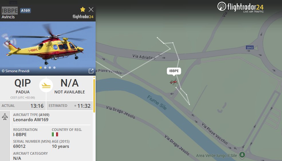 Emergenza24's tweet image. 🔴UPDATE [10.08-15:30] Via Piave Vecchio #Venezia #Jesolo #INCIDENTE STRADALE #incidentestradale
👉Automobile con 3 persone a bordo finisce nel fiume #Sile
👉Intrappolato un bambino di 5 anni e salvato da Vigili del Fuoco e trasportato in condizioni critiche all’ospedale di