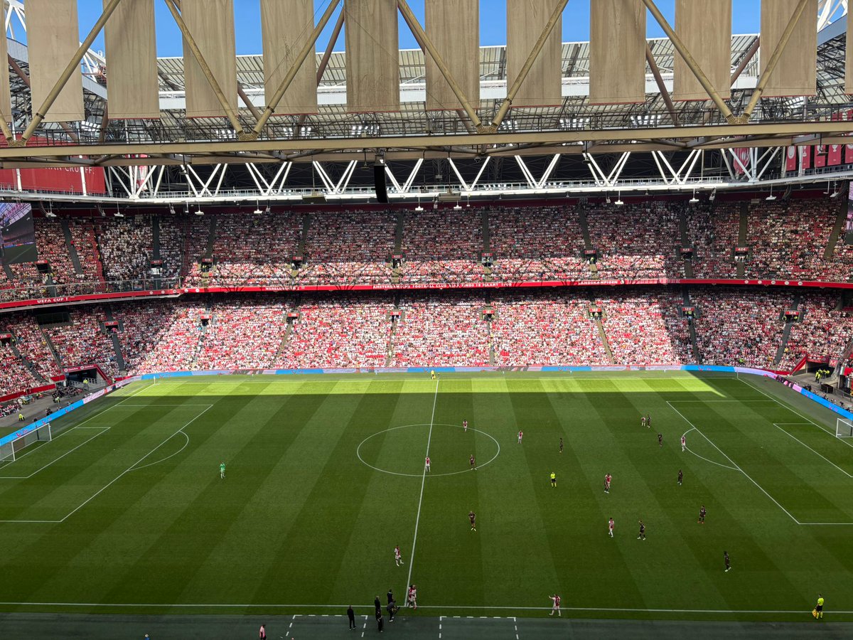 Nog een hoop te verbeteren voor Ajax, dat veel ruimte weggeeft en tekort komt in het drukzetten. Telstar deed wat het kon, maar op Champions League-niveau wordt dit afgestraft. Ongelukkig debuut voor Bouwman, Moro wisselvallig, Jaros voldoende. #ajatel