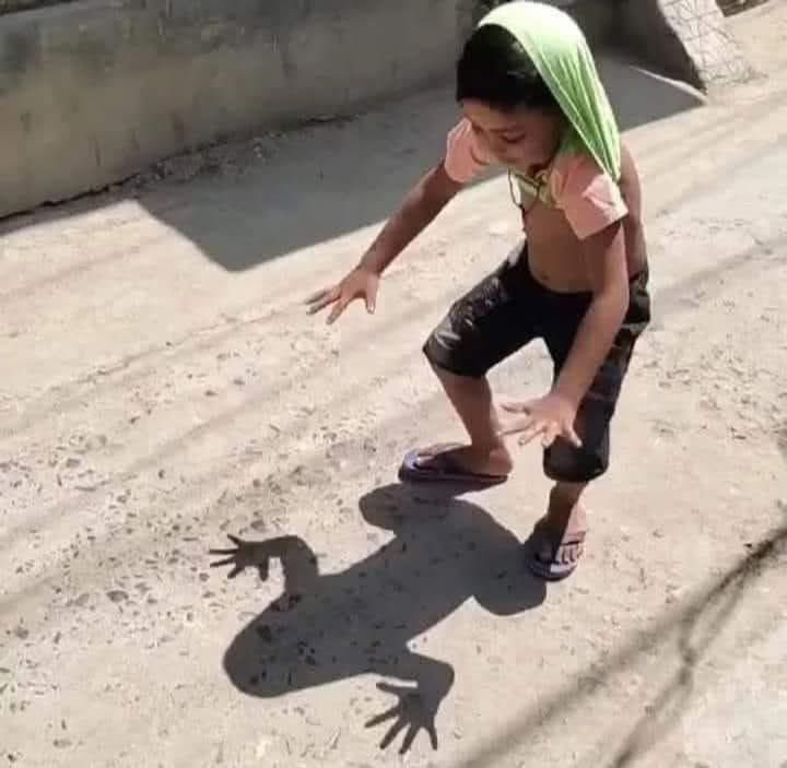 Very creative boy 😀😂🐸