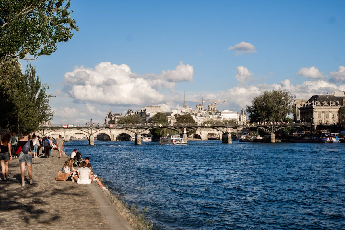 Happy Sunday! #Paris #Relax #travel #France #sundayvibes #Parisjetaime  📸  Svitlana Shakalova  💖💞